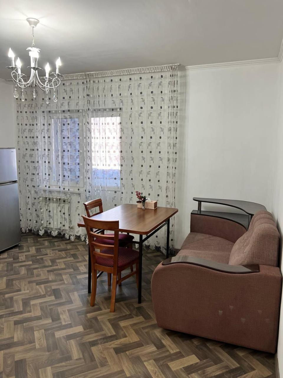 Zhalgin'S Apartments 1 Turksib Esterno foto